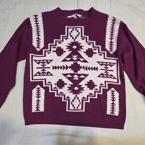 Geometric Pattern Knit Sweater in Purple and White